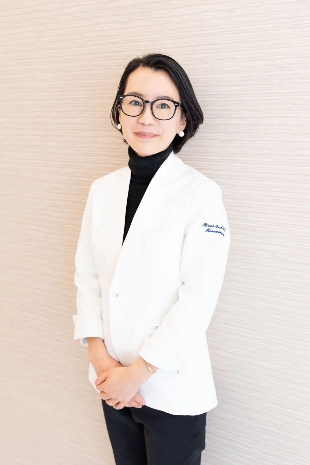 院長の石梨麗(ソク・リレイ)先生